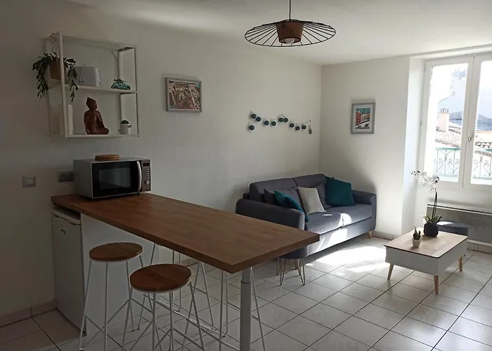 Faubourg De La Cueille - Aux Portes Du Futuroscope * Пуатьє