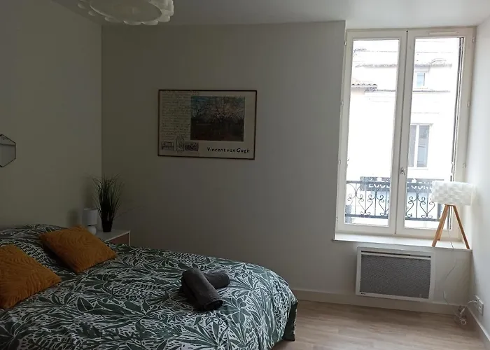 Faubourg De La Cueille - Aux Portes Du Futuroscope * Пуатьє