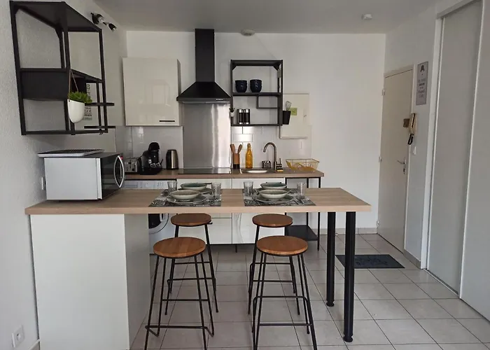 Faubourg De La Cueille - Aux Portes Du Futuroscope * Пуатьє